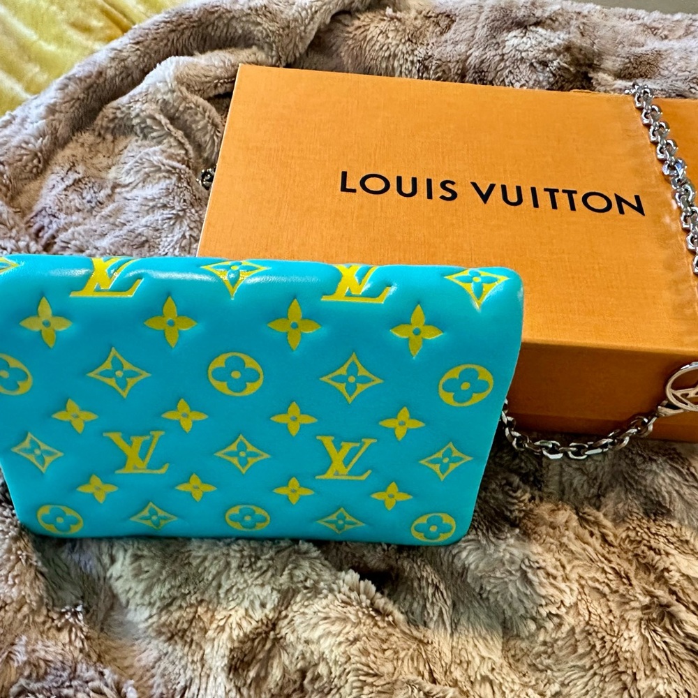 LOUIS VUITTON Coussin Pochette VUITTAMIN  Mint Yellow Embossed Leather RARE HTF